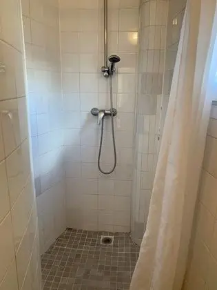 Tek Büyük Yataklı Oda, Ortak Banyo