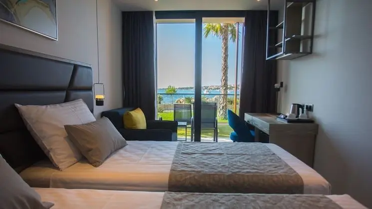 Deluxe Oda, Balkon, Deniz Manzaralı