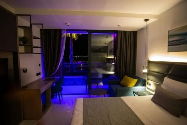 Deluxe Oda, Balkon, Deniz Manzaralı