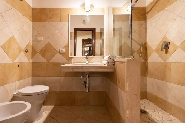 Comfort Süit, Özel Banyo, Avlu