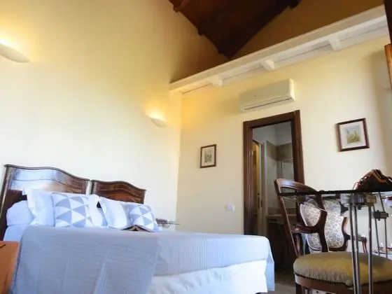 Tek Büyük veya İki Ayrı Yataklı Oda, Balkon