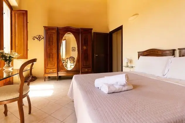 Tek Büyük veya İki Ayrı Yataklı Oda, Balkon