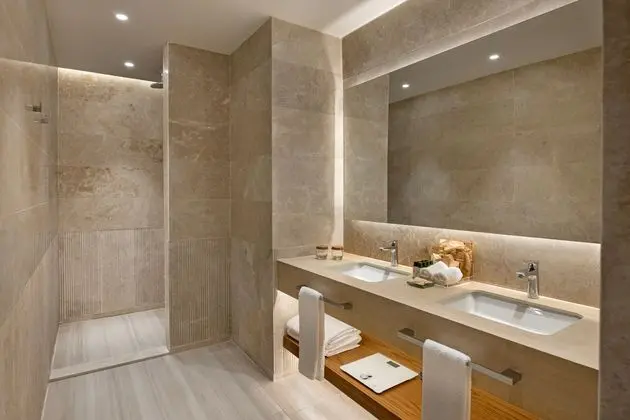 https://images.etstur.com/imgproxy/resize/2560x1440/files/images/hotelImages/etsrooms/512347/Liberty_Signa_20241118121613_1.jpg