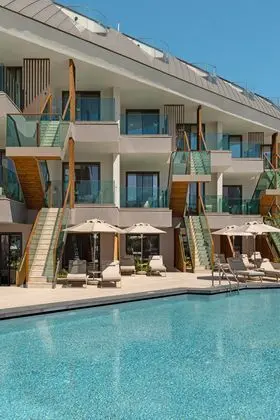 https://images.etstur.com/imgproxy/resize/2560x1440/files/images/hotelImages/etsrooms/512347/Liberty_Signa_20250604090711_0.jpg