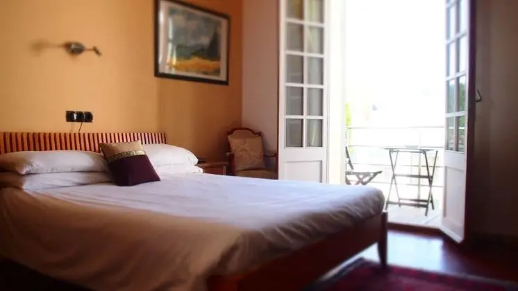 Comfort Tek Büyük veya İki Ayrı Yataklı Oda, Balkon, Bahçe Manzaralı