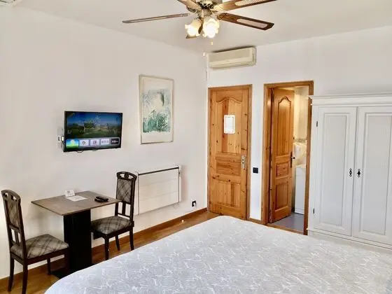 Comfort Tek Büyük veya İki Ayrı Yataklı Oda, Balkon, Bahçe Manzaralı