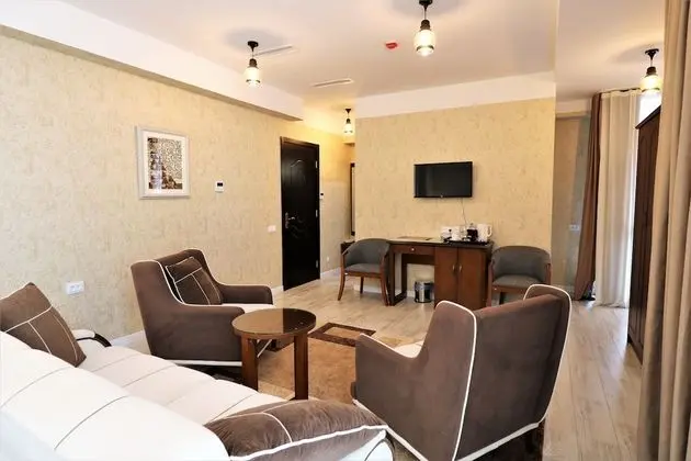 Deluxe Tek Büyük Yataklı Oda