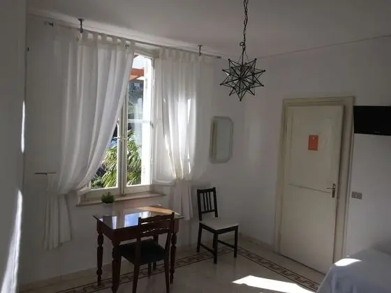 Classic Üç Kişilik Oda, Ortak Banyo