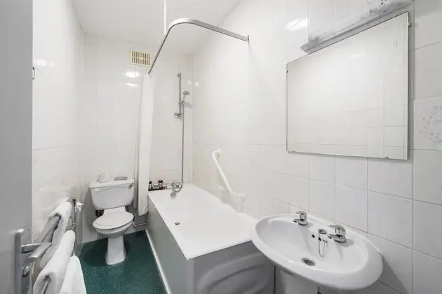 Standard Tek Büyük Yataklı Oda