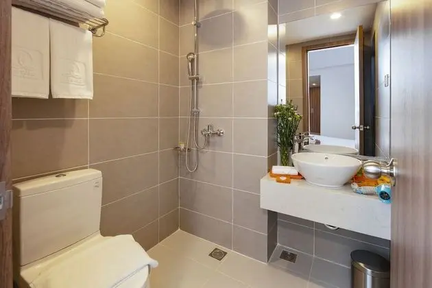 Deluxe Double or Twin Room with No Window
