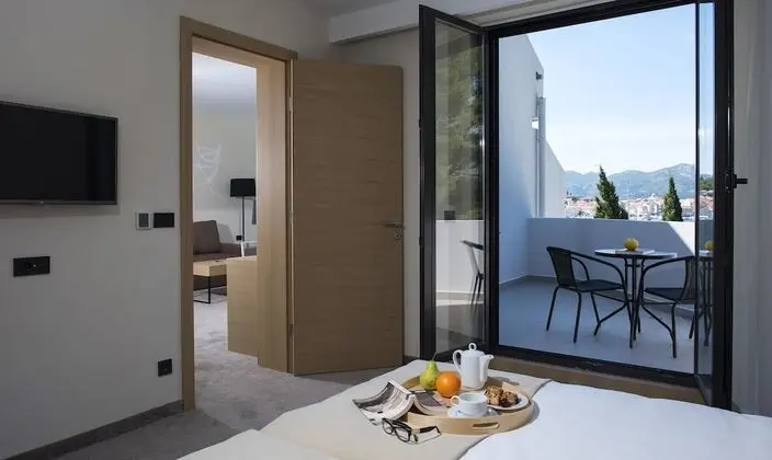 Superior suite with seaside balcony
