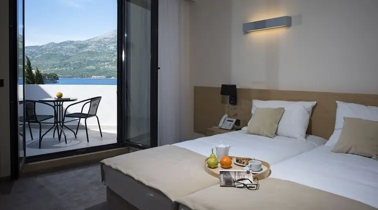 Superior suite with seaside balcony