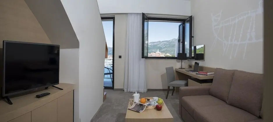 Superior suite with seaside balcony