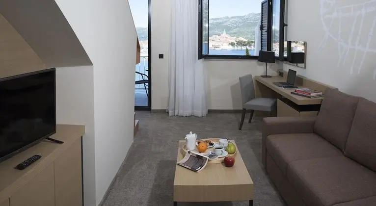 Superior suite with seaside balcony