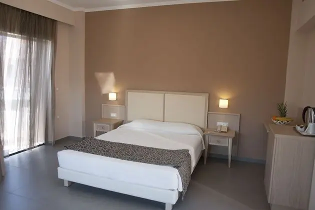 Superior Double Room with Mountain/Street View