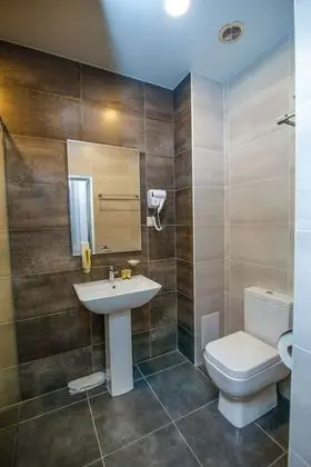 Standard Tek Büyük Yataklı Oda