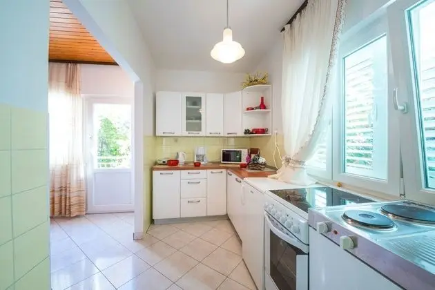 Ev (Lidi - 30 m from beach - H(6+2))