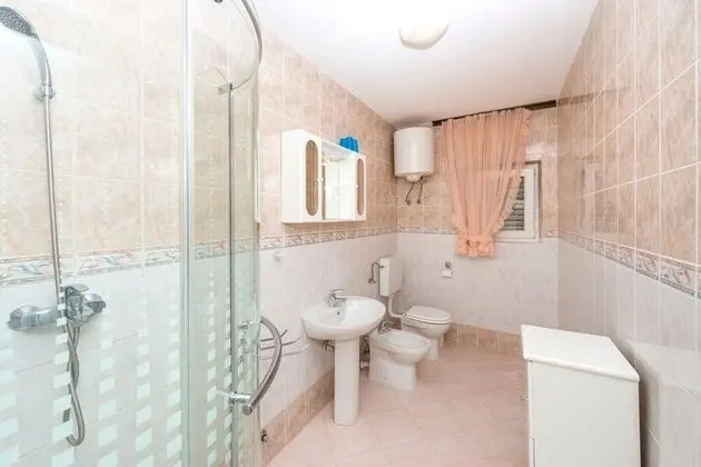 Ev (Lidi - 30 m from beach - H(6+2))