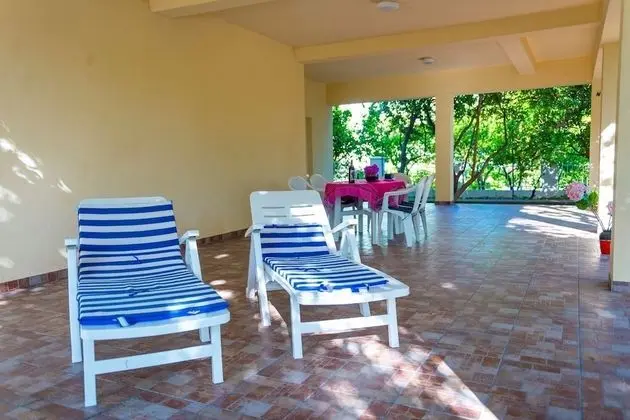 Ev (Lidi - 30 m from beach - H(6+2))