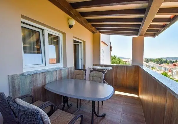 Apart Daire (Lidija - family friendly & close to t)