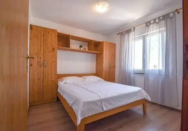 Apart Daire (Lidija - family friendly & close to t)