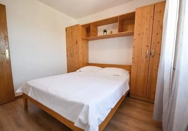 Apart Daire (Lidija - family friendly & close to t)