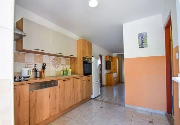 Apart Daire (Lidija - family friendly & close to t)