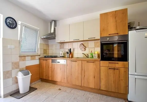 Apart Daire (Lidija - family friendly & close to t)