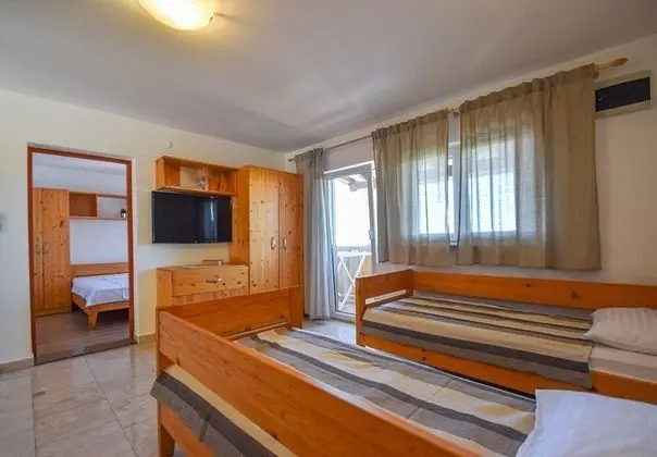 Apart Daire (Lidija - family friendly & close to t)