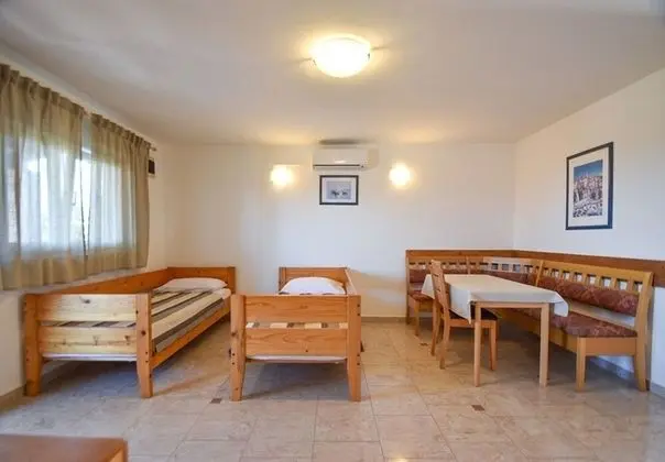 Apart Daire (Lidija - family friendly & close to t)