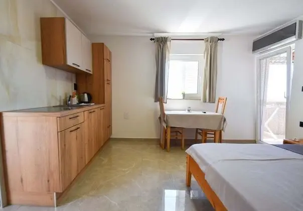 Stüdyo (Lidija - family friendly & close to t)