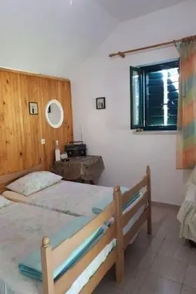 Ev (Lidija - Robinson House - H(2+2))