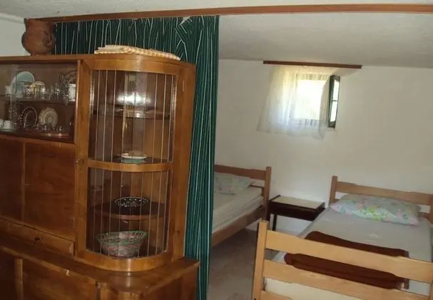 Ev (Lidija - Robinson House - H(2+2))