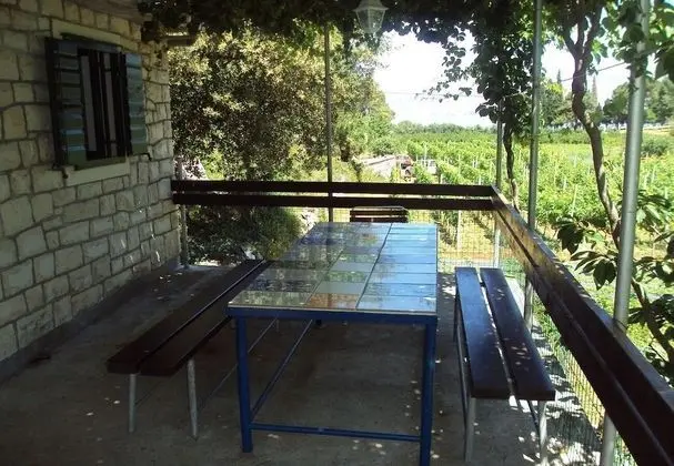 Ev (Lidija - Robinson House - H(2+2))