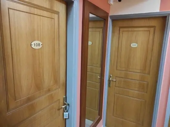 Economy Tek Büyük veya İki Ayrı Yataklı Oda