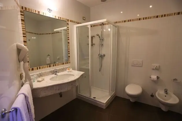 Classic Büyük Yataklı Tek Kişilik Oda