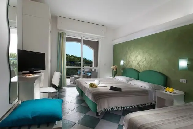 Superior Dört Kişilik Oda, Balkon, Plaj Manzaralı