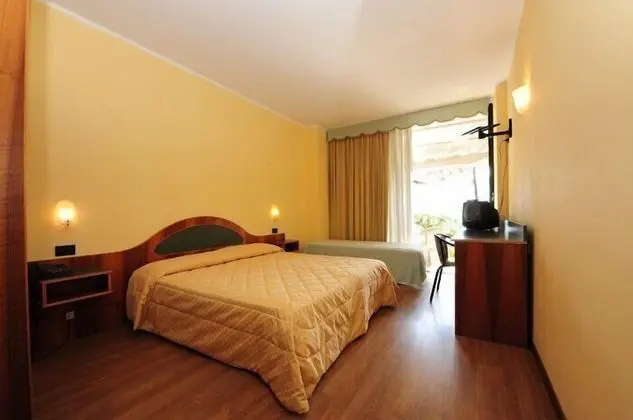 Superior Tek Büyük Yataklı Oda, Balkon, Göl Manzaralı