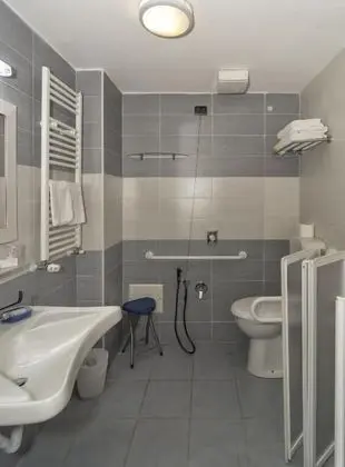 Basic Tek Büyük veya İki Ayrı Yataklı Oda