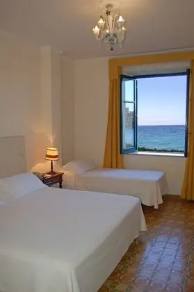 Economy Üç Kişilik Oda, Deniz Manzaralı