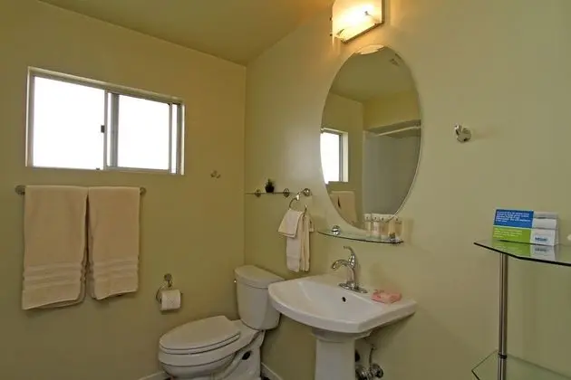Tek Büyük Yataklı Oda, Engellilere Uygun, Özel Banyo (Room 7 Double)