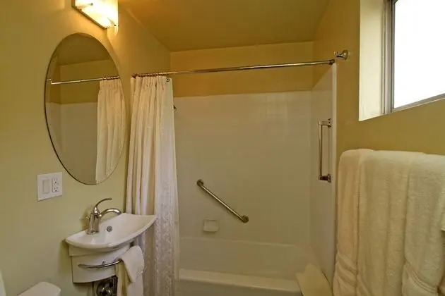 Tek Büyük Yataklı Oda, Özel Banyo (Room 3)