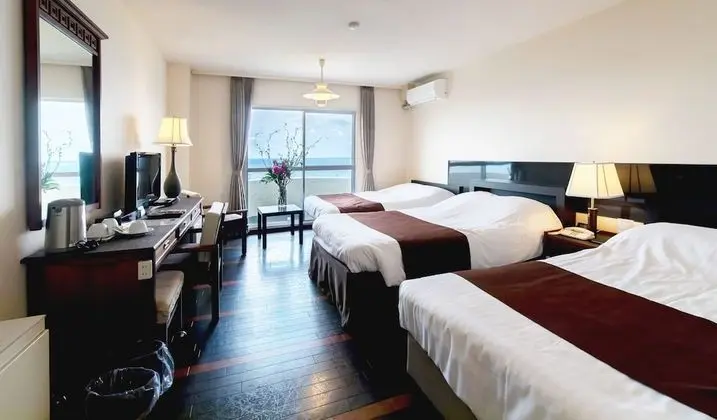 Üç Kişilik Oda, Sigara İçilmez, Dağ Manzaralı