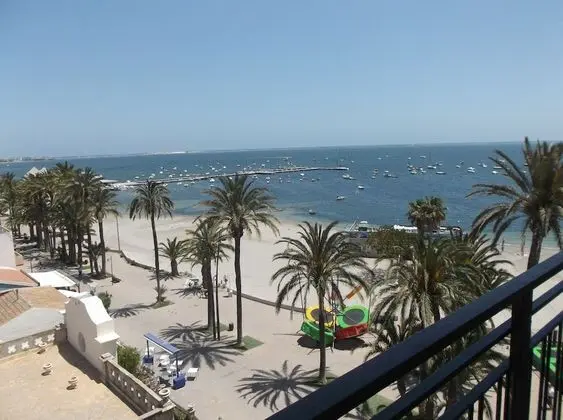 Tek Büyük Yataklı Oda, Kısmi Deniz Manzaralı