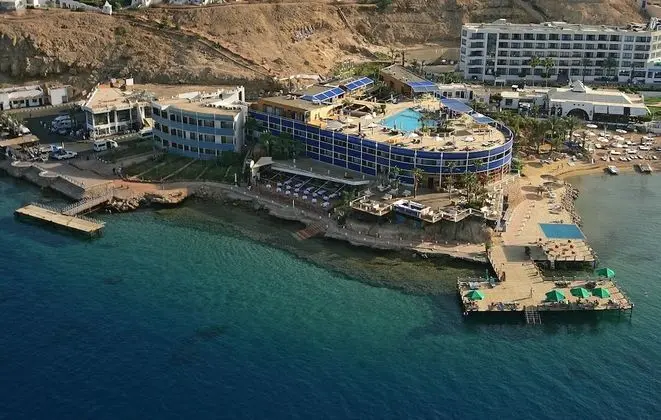 Superior Tek Büyük veya İki Ayrı Yataklı Oda, Kısmi Deniz Manzaralı