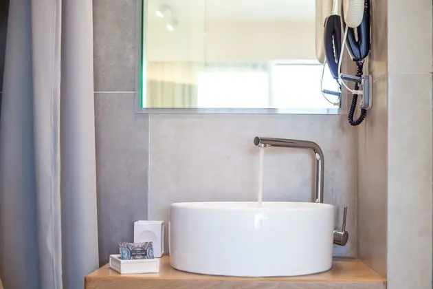 1 Çift Kişilik Veya 2 Tek Kişilik Yatak Luxury Sea View