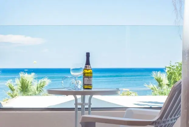 1 Çift Kişilik Veya 2 Tek Kişilik Yatak Luxury Sea View
