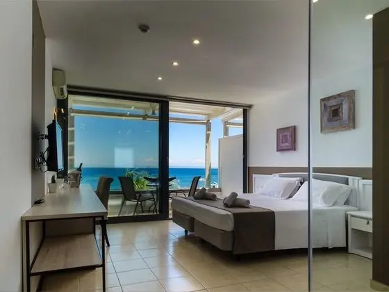 1 Çift Kişilik Veya 2 Tek Kişilik Yatak Sea View