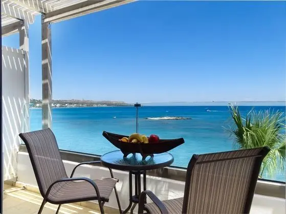 1 Çift Kişilik Veya 2 Tek Kişilik Yatak Sea View