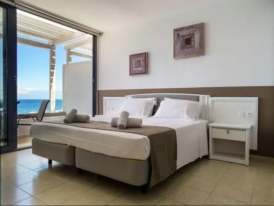 1 Çift Kişilik Veya 2 Tek Kişilik Yatak Sea View